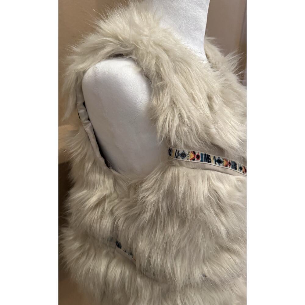 New Directions Vest Faux Fur Ivory Size S NWT - Picture 3 of 9